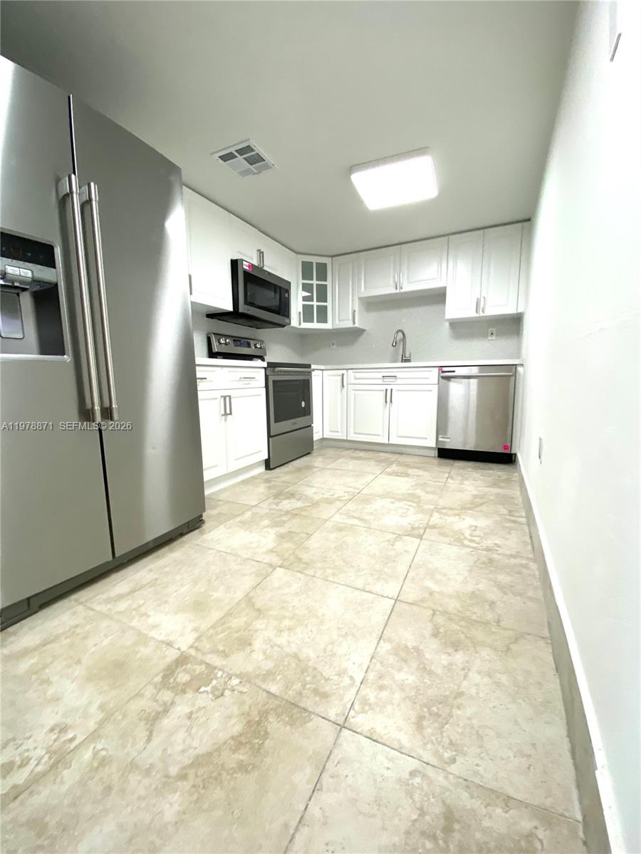 SAMARI LAKE EAST CONDO - Residential