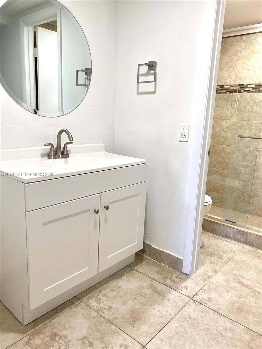 SAMARI LAKE EAST CONDO - Residential