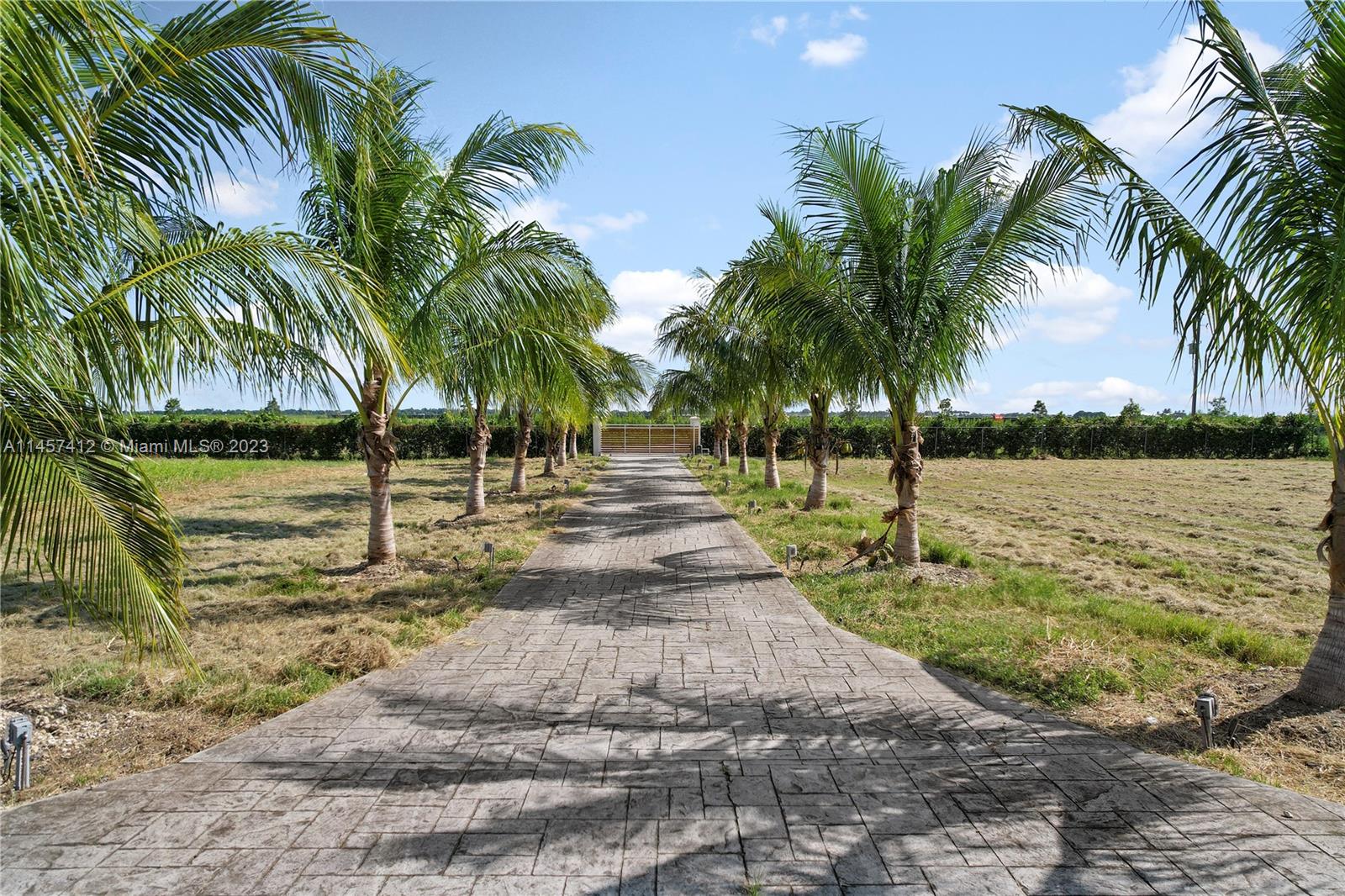 REDLAND 20 ACRES W/ HOME - Land