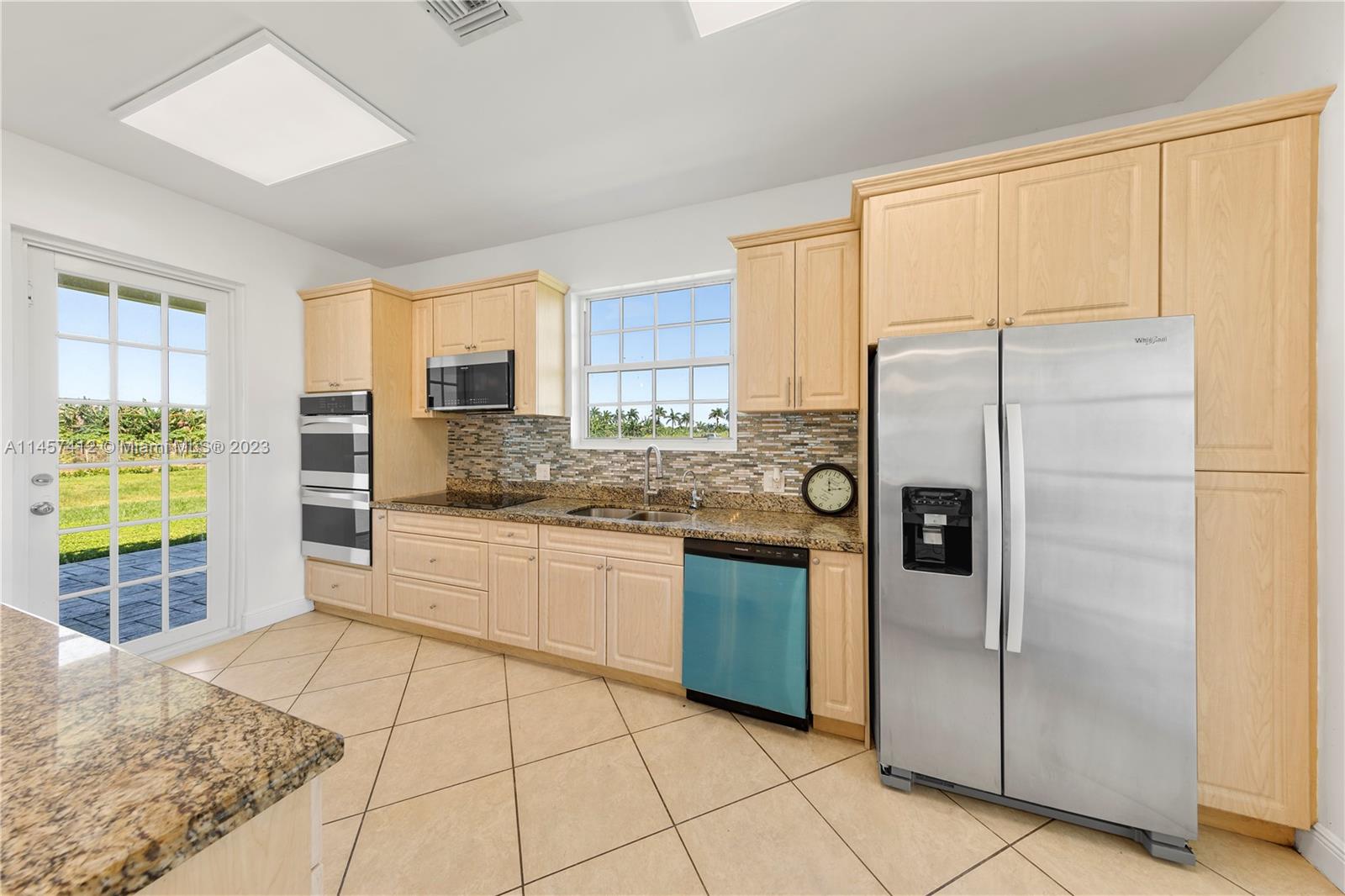 REDLAND 20 ACRES W/ HOME - Land