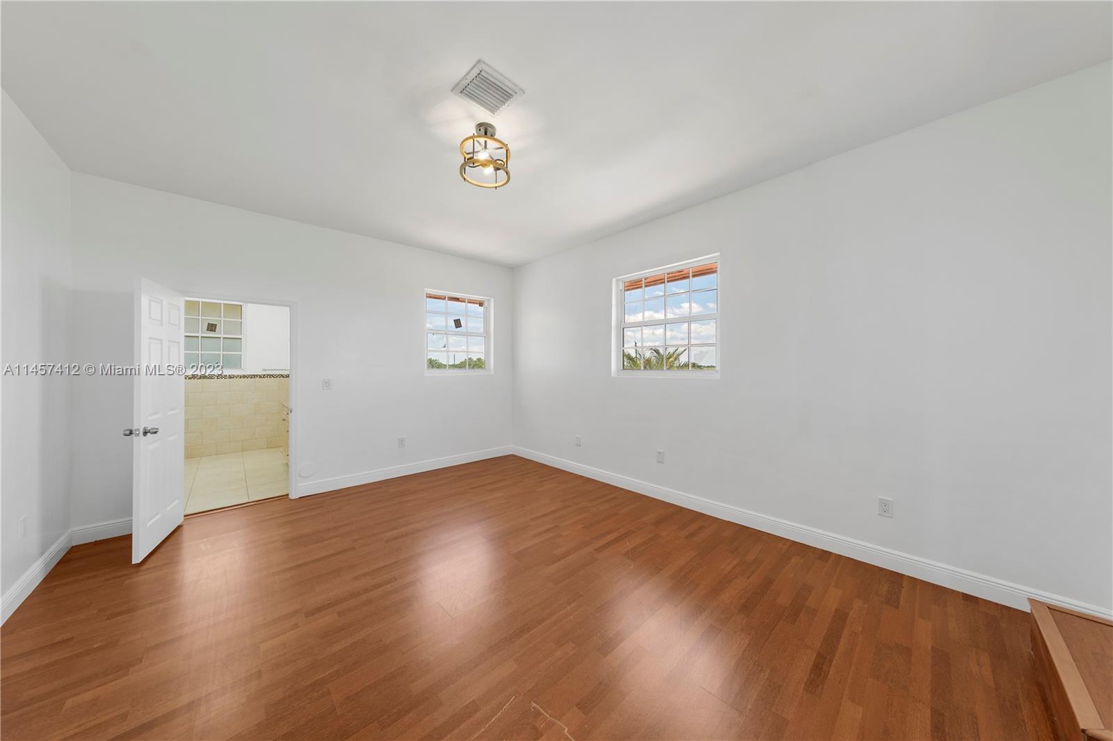 REDLAND 20 ACRES W/ HOME - Land