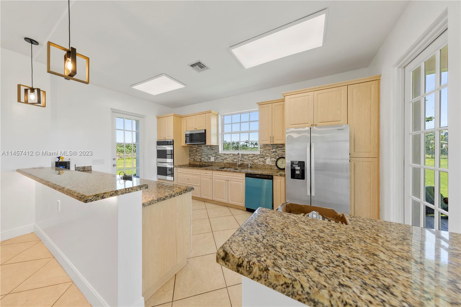 REDLAND 20 ACRES W/ HOME - Land