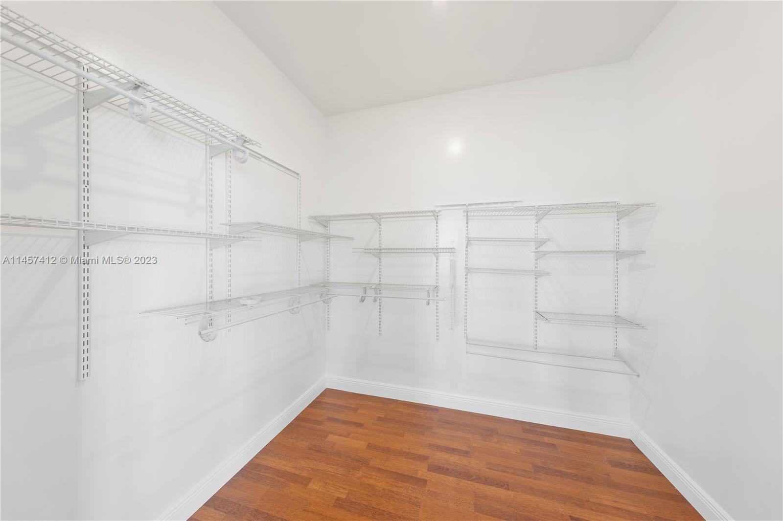 REDLAND 20 ACRES W/ HOME - Land