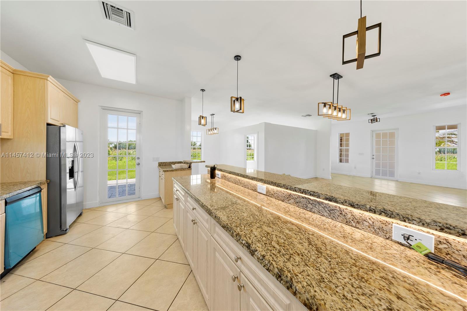 REDLAND 20 ACRES W/ HOME - Land