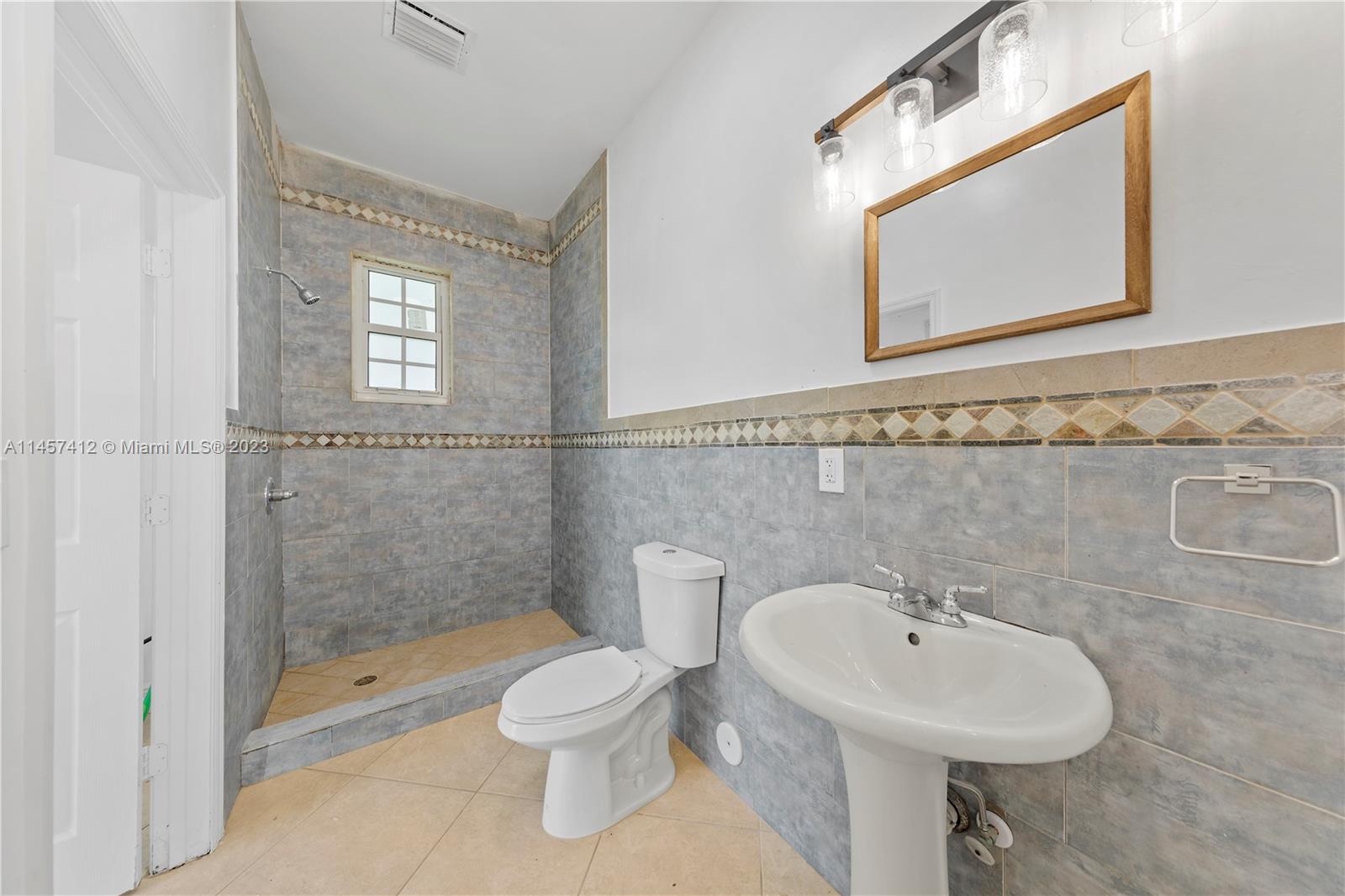 REDLAND 20 ACRES W/ HOME - Land