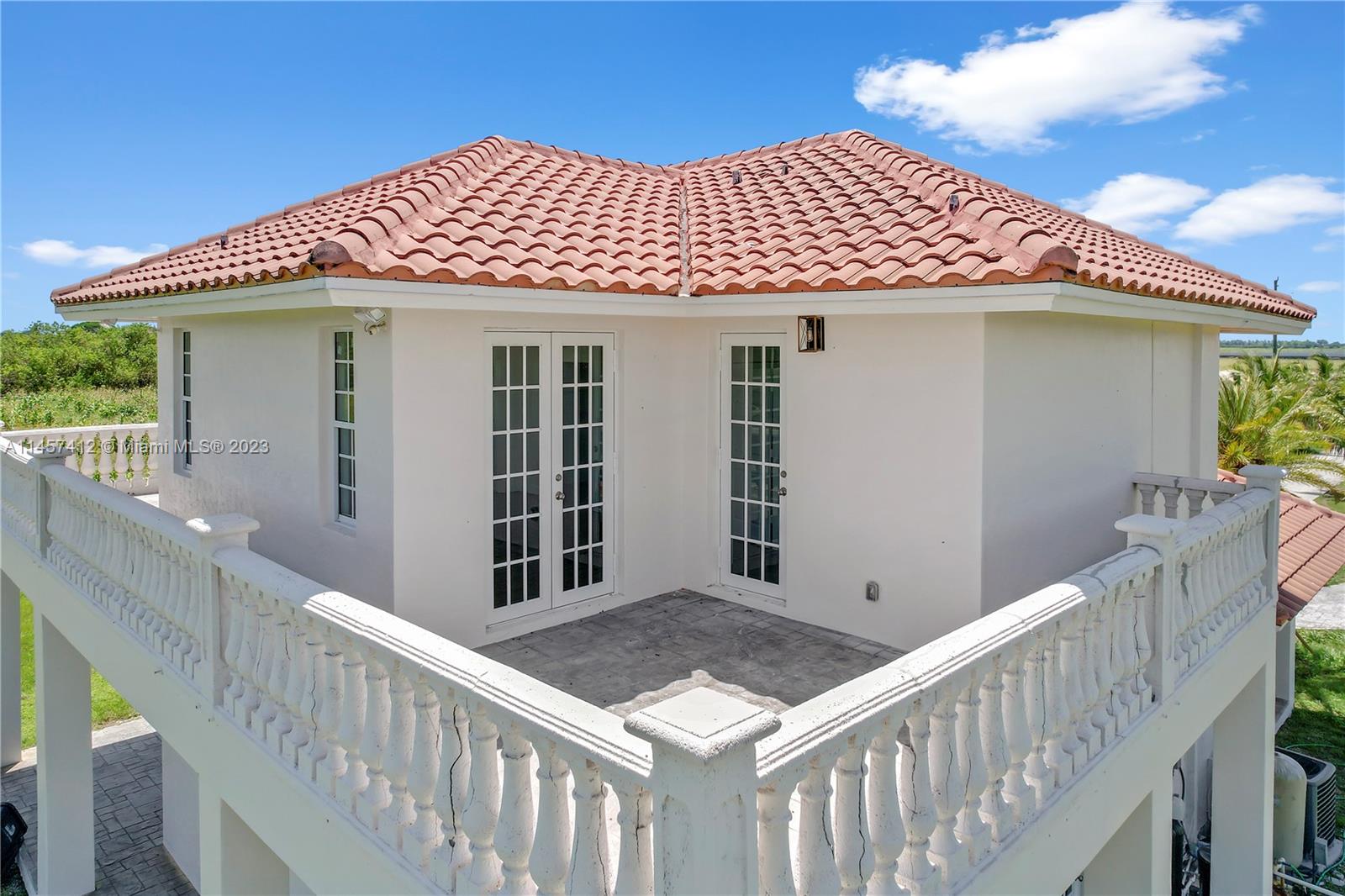 REDLAND 20 ACRES W/ HOME - Land