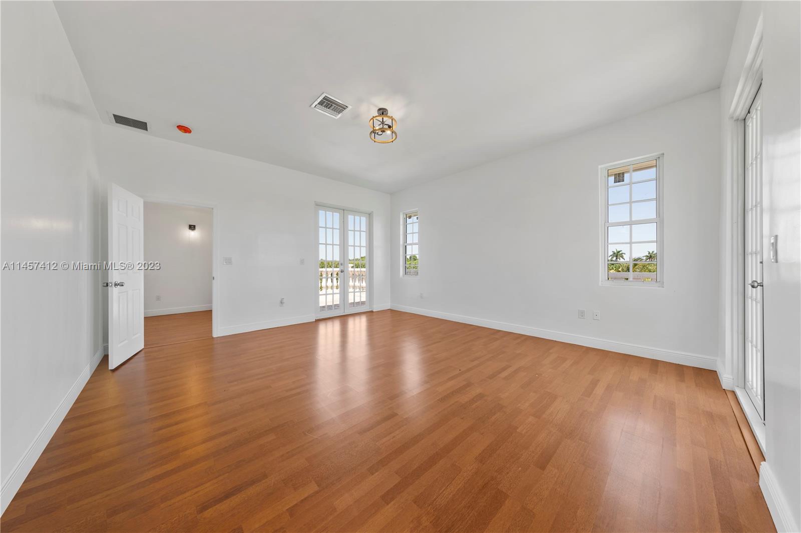 REDLAND 20 ACRES W/ HOME - Land