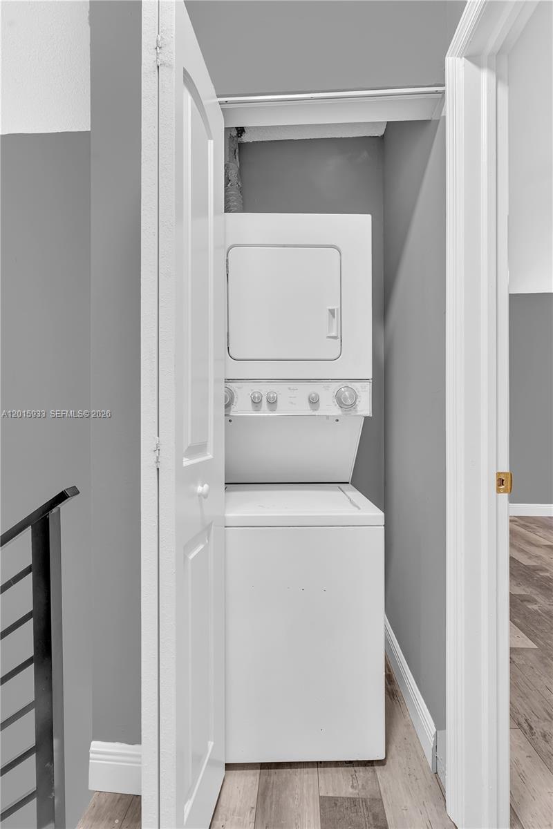 SUN AND LAKE CONDO - Residential