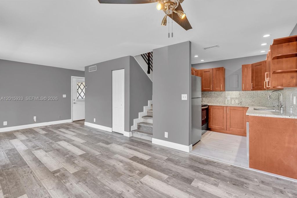 Photo of 8911 NW 28th Dr #32B, Coral Springs, FL 33065 (MLS # A12015933)