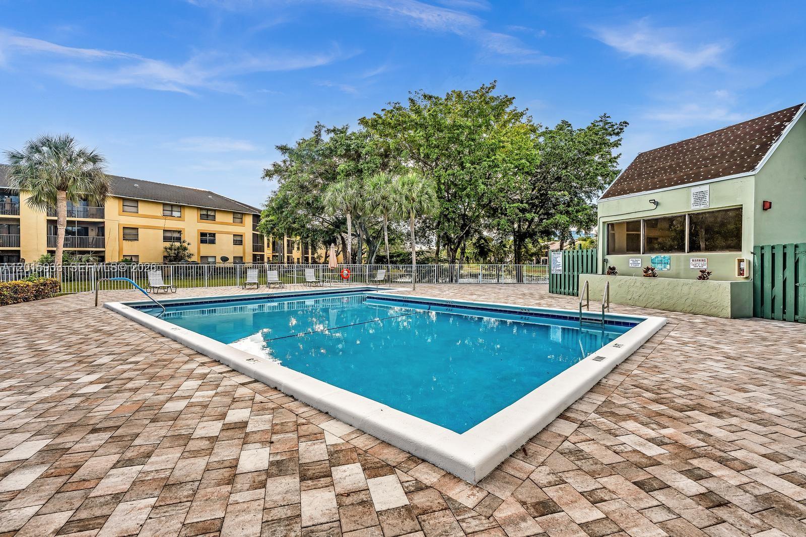 SUN AND LAKE CONDO - Residential