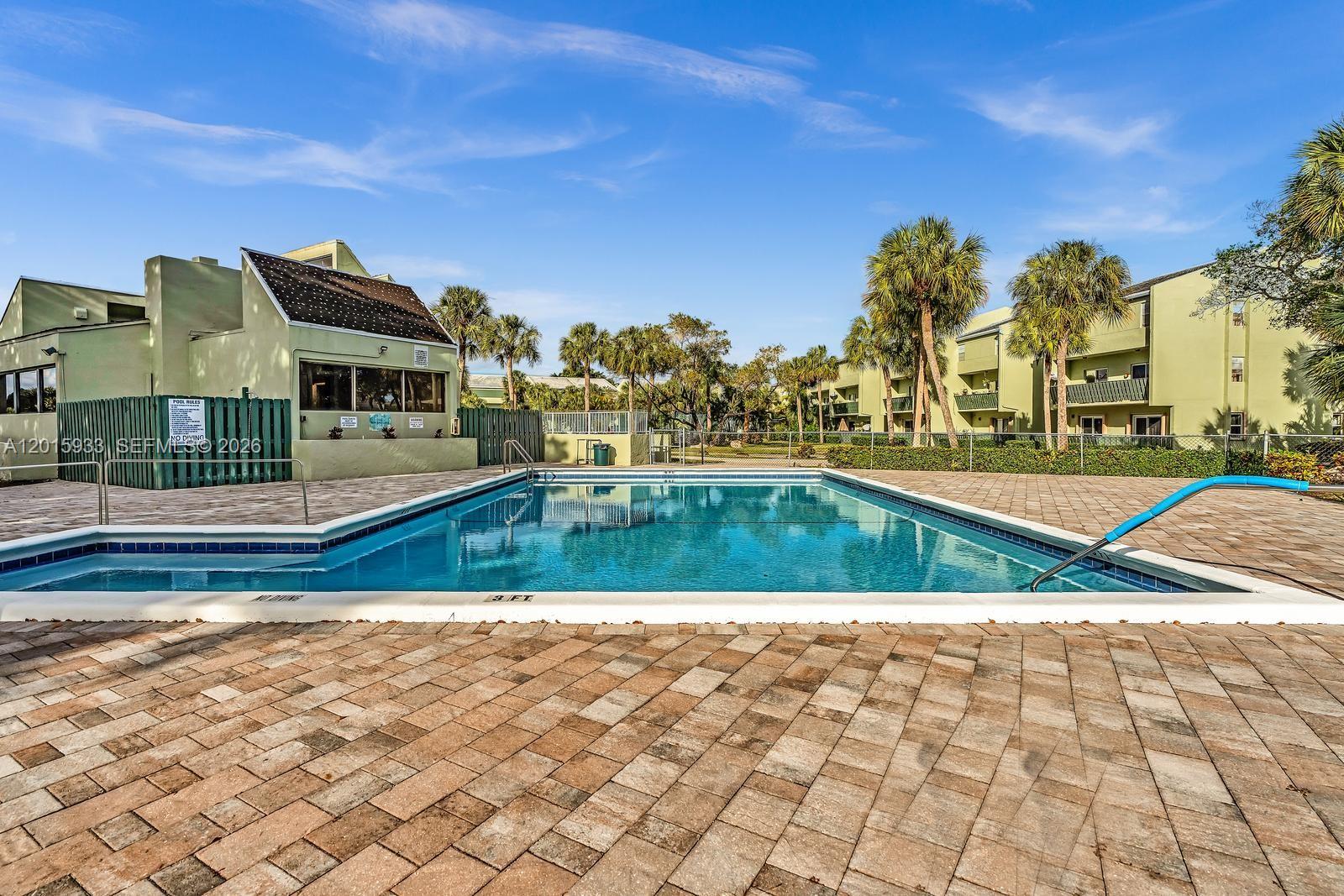 SUN AND LAKE CONDO - Residential