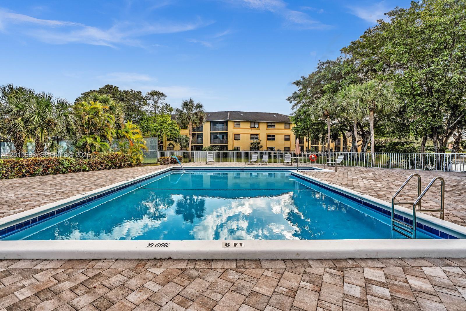 SUN AND LAKE CONDO - Residential