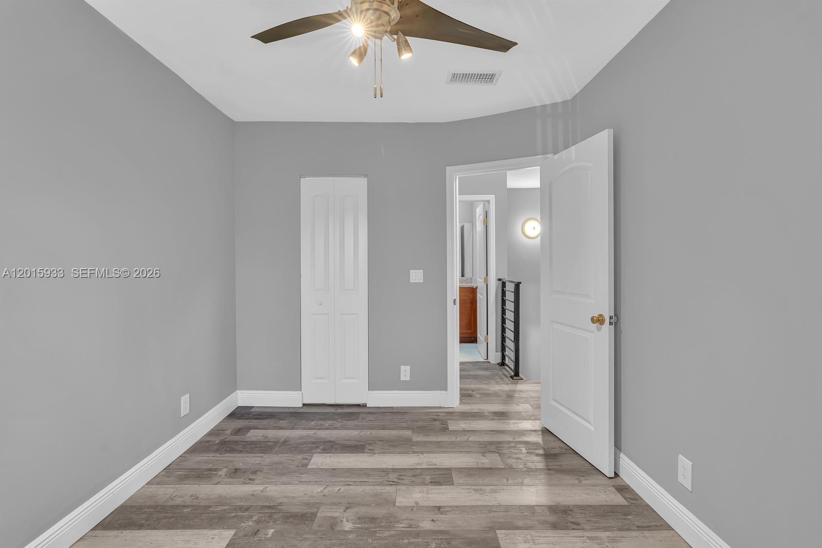SUN AND LAKE CONDO - Residential