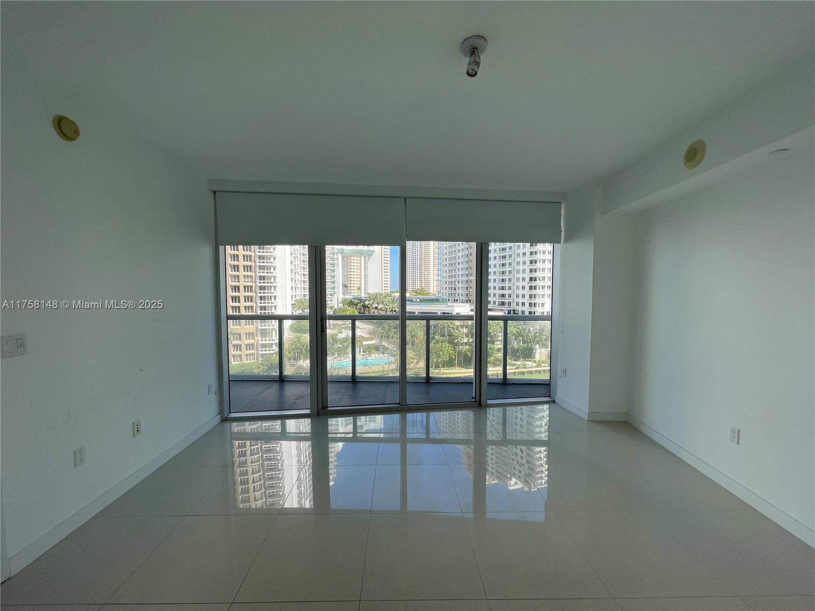 ICONBRICKELL CONDO NO 1 - Residential