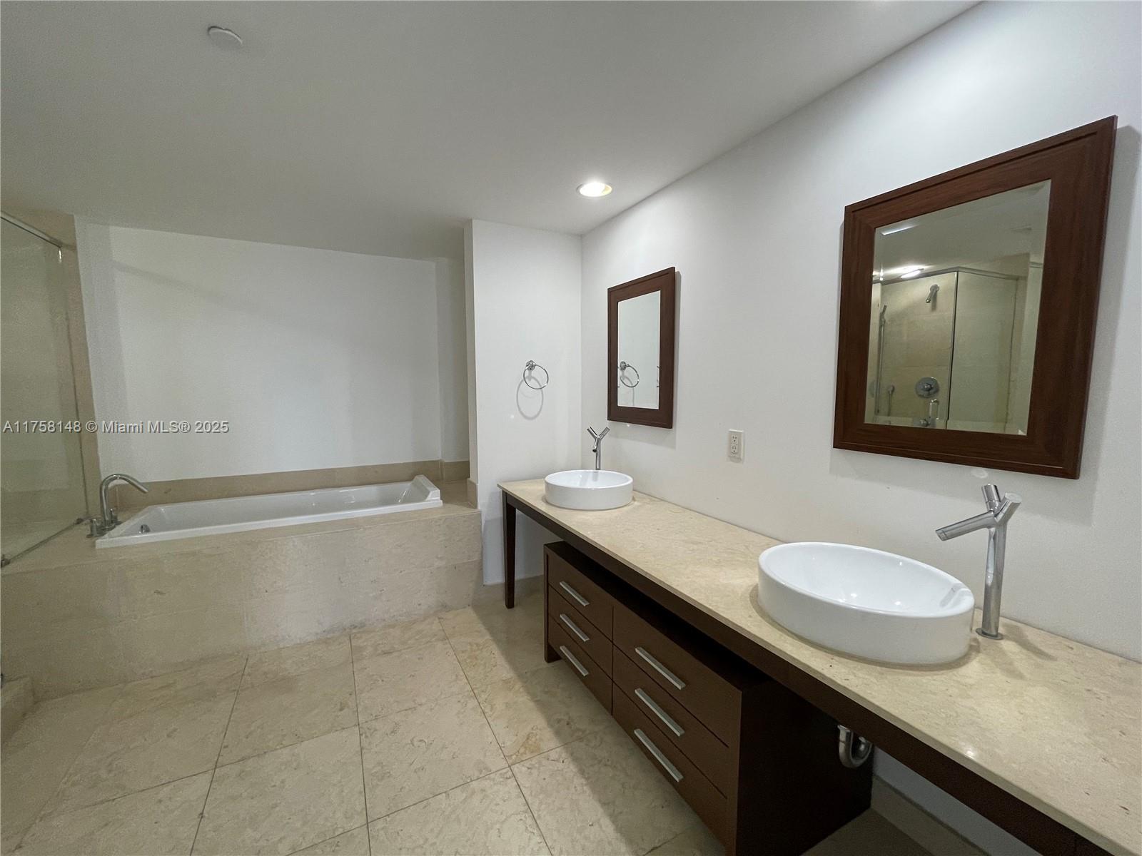 ICONBRICKELL CONDO NO 1 - Residential