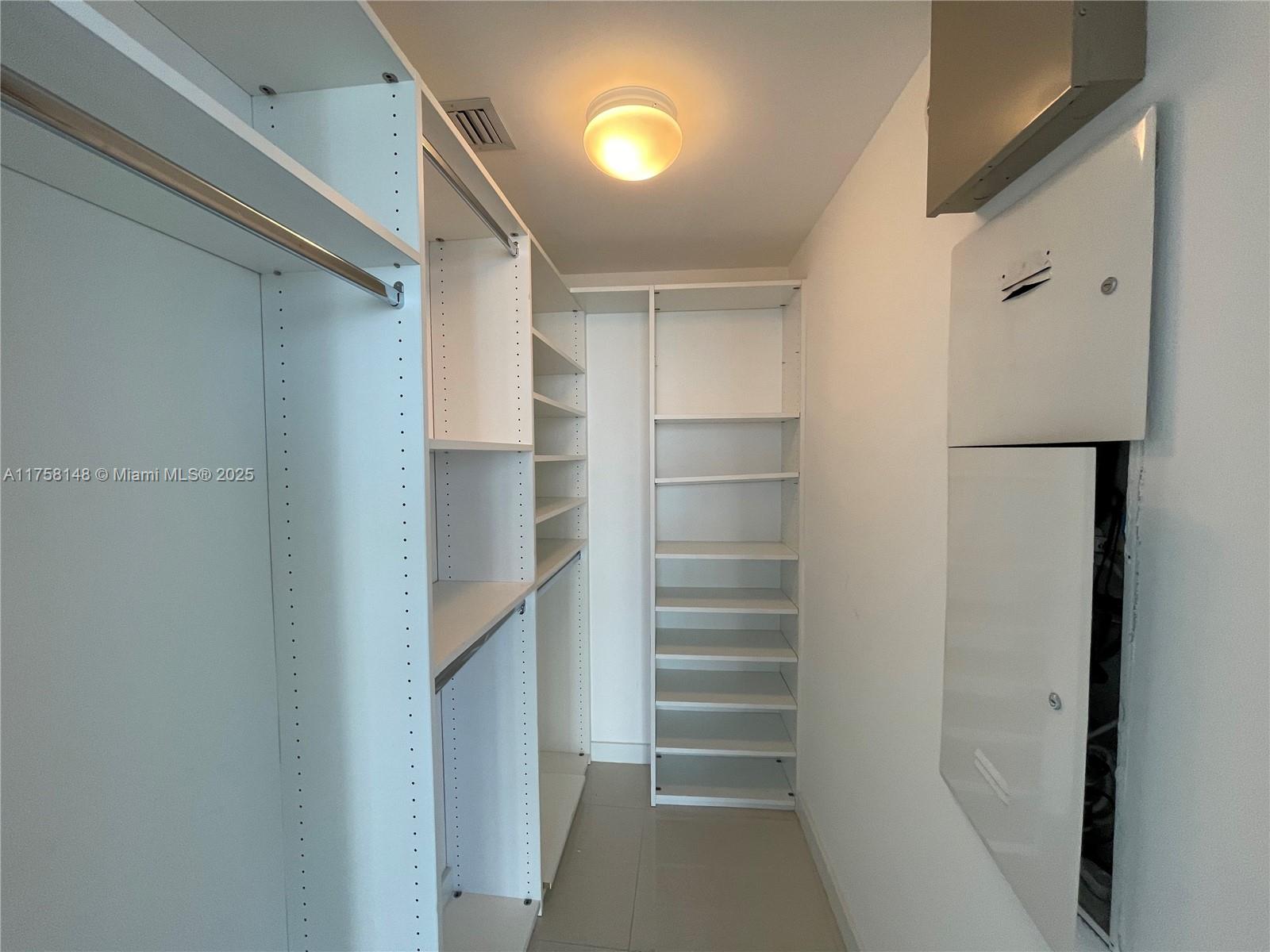 ICONBRICKELL CONDO NO 1 - Residential
