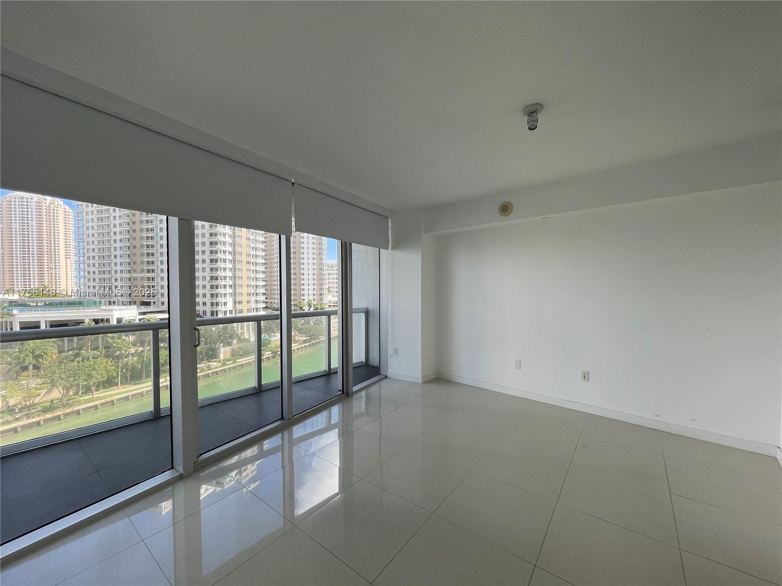 ICONBRICKELL CONDO NO 1 - Residential