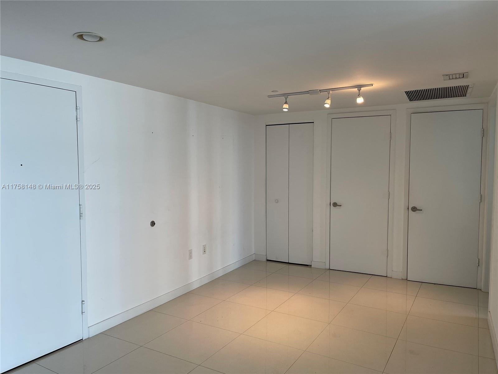 ICONBRICKELL CONDO NO 1 - Residential