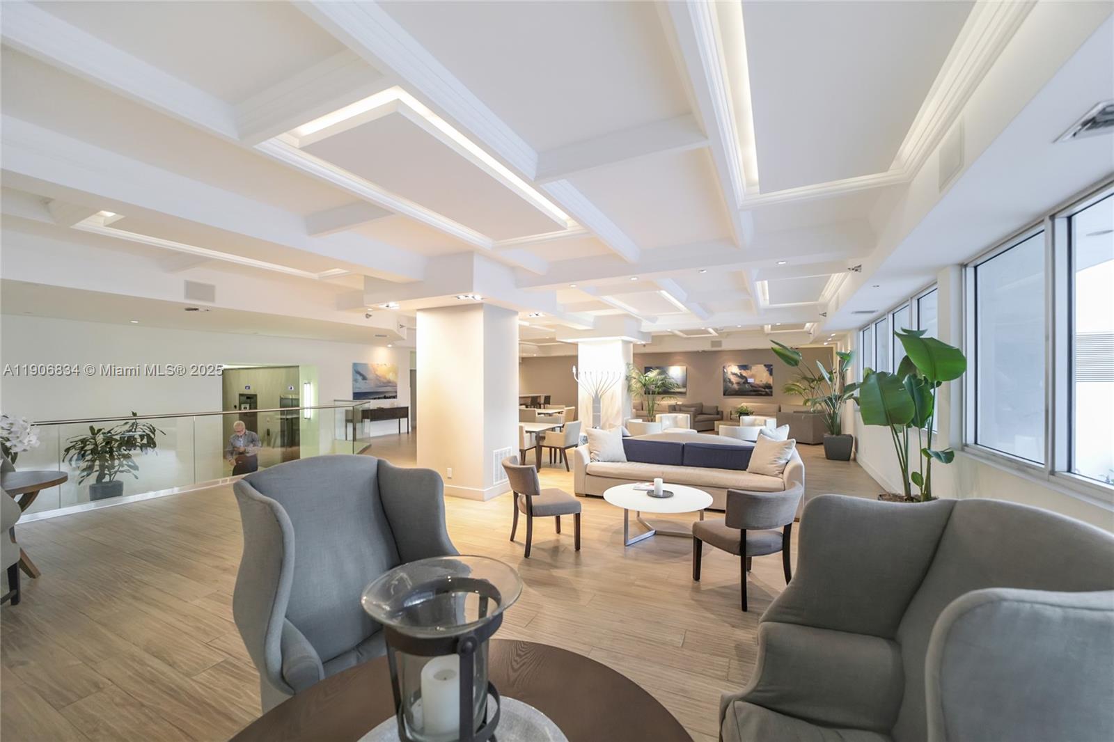 THE DECOPLAGE CONDO - Residential