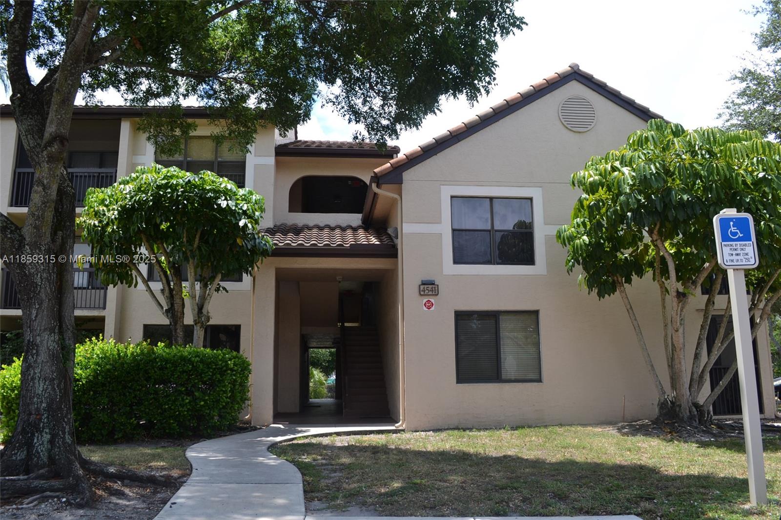 Freshly painted 2 bedrooms and 2 bathrooms with granite countertops and stainless steel appliances. Corner unit with tile floors throughout and a relaxing water pond view. Washer and Dryer inside the unit. The unit is rented with one car garage and one assigned parking space. The gated community offers resort-style amenities, such as a pool, and is within close proximity to schools and shopping plazas.