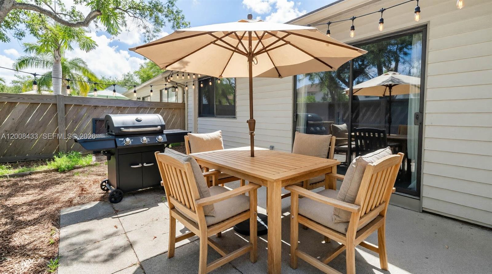 NOB HILL AT WELLEBY CONDO - Residential