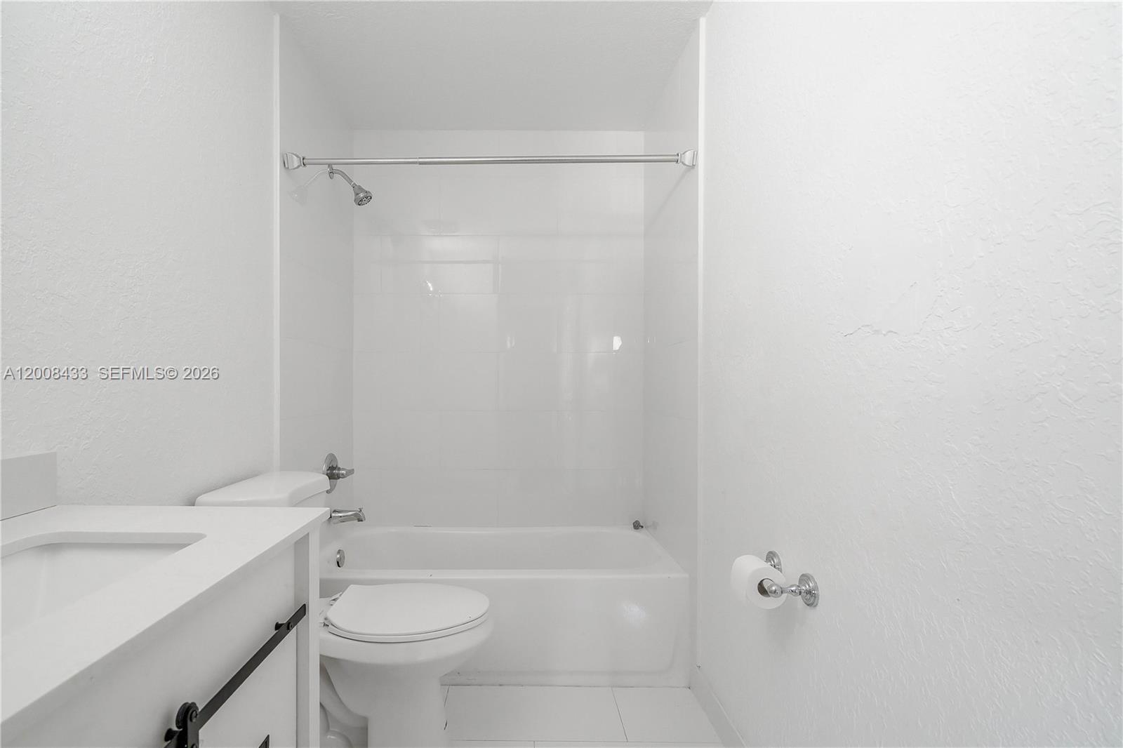 NOB HILL AT WELLEBY CONDO - Residential