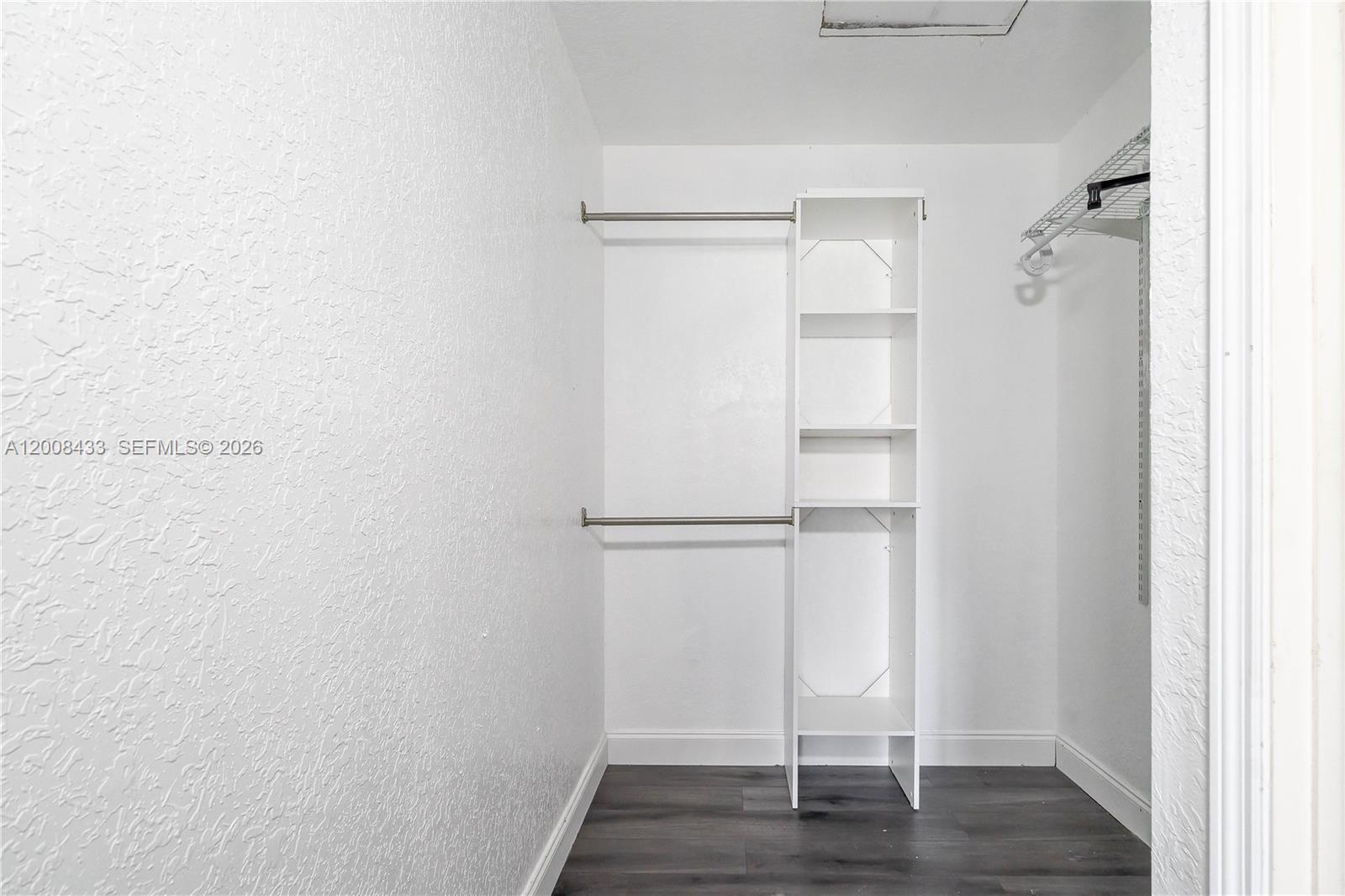 NOB HILL AT WELLEBY CONDO - Residential