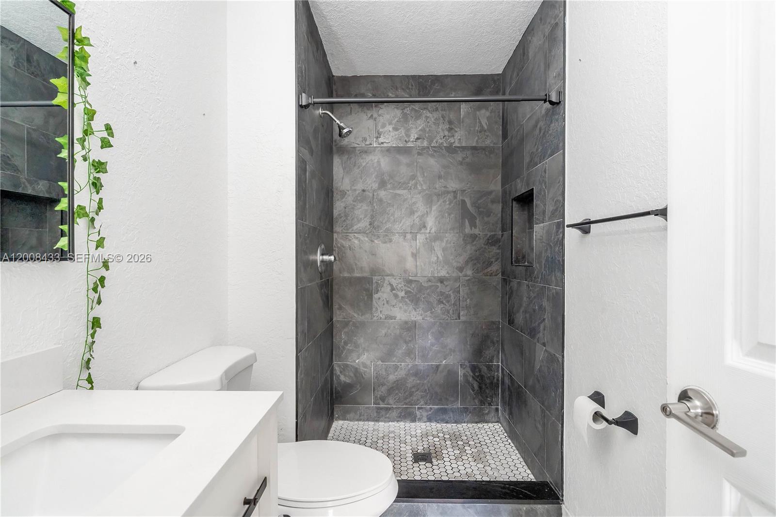 NOB HILL AT WELLEBY CONDO - Residential