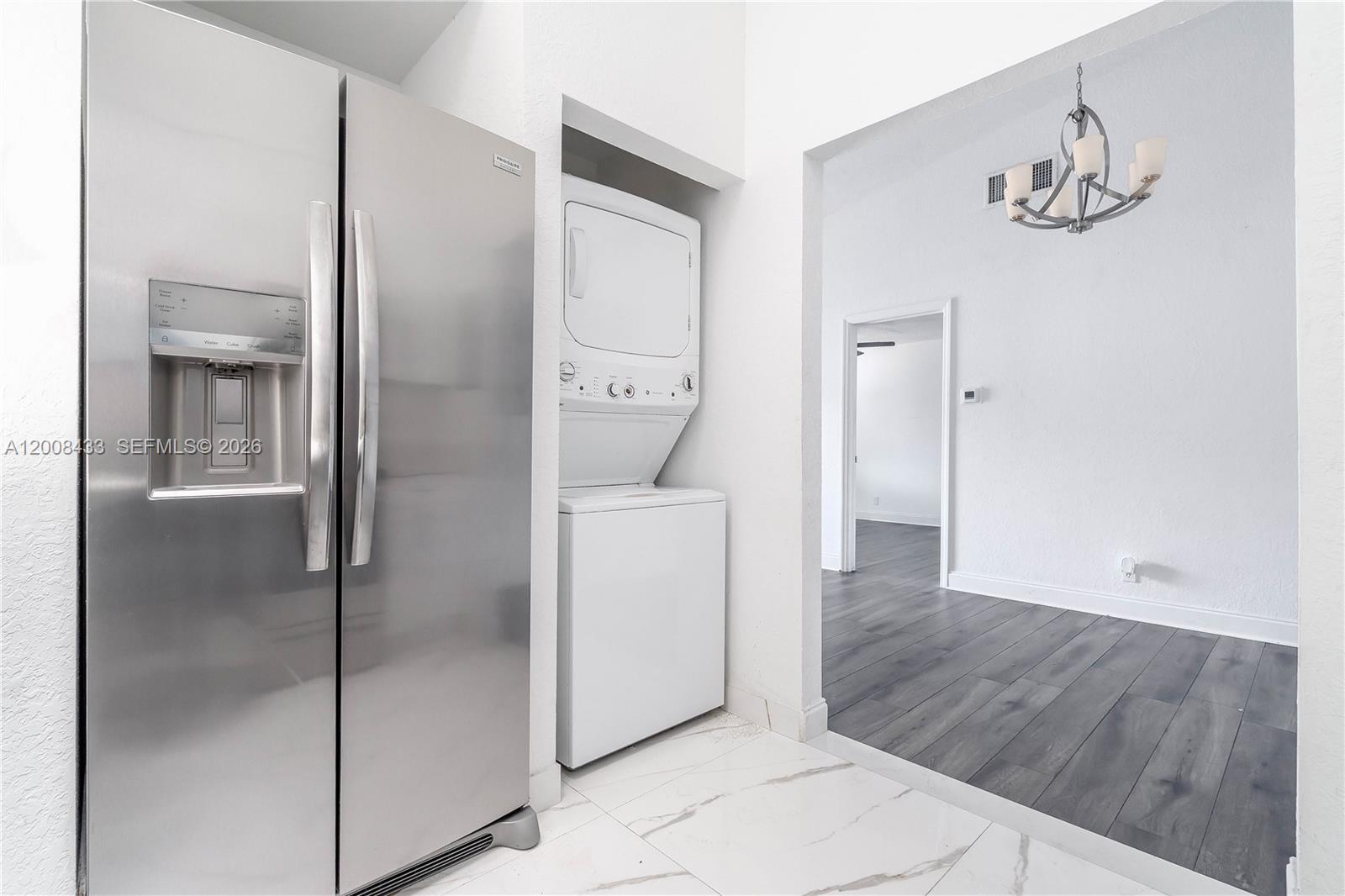 NOB HILL AT WELLEBY CONDO - Residential