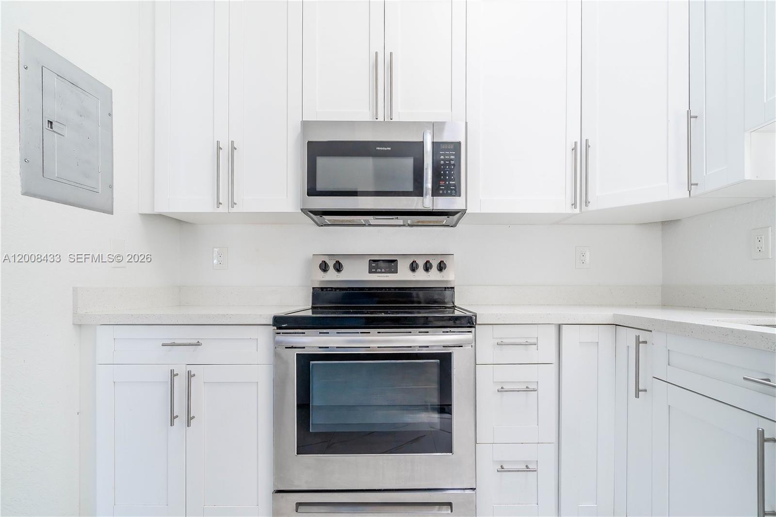 NOB HILL AT WELLEBY CONDO - Residential