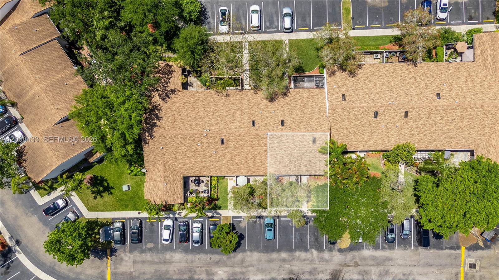 NOB HILL AT WELLEBY CONDO - Residential