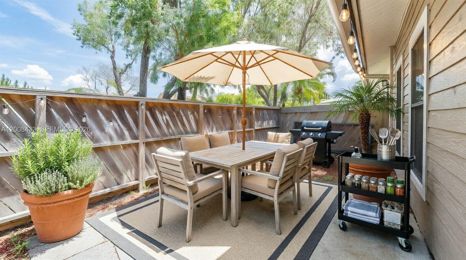 NOB HILL AT WELLEBY CONDO - Residential