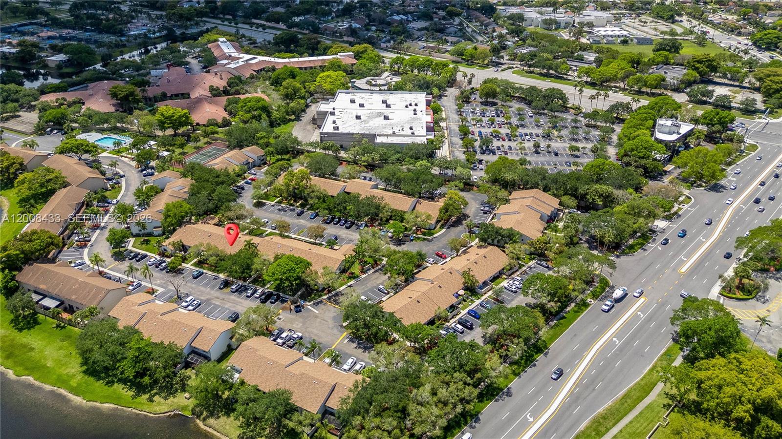 NOB HILL AT WELLEBY CONDO - Residential