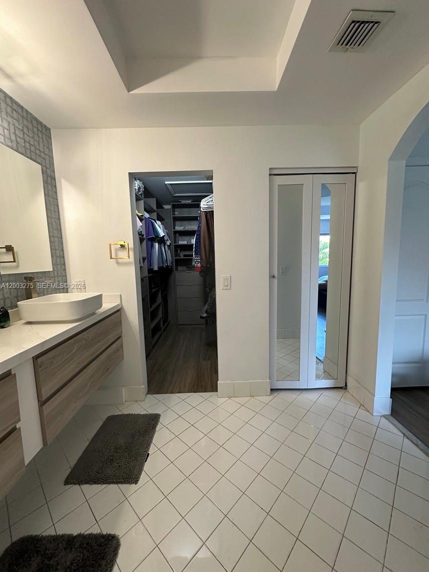 DORAL LANDINGS TOWNHOMES - Residential