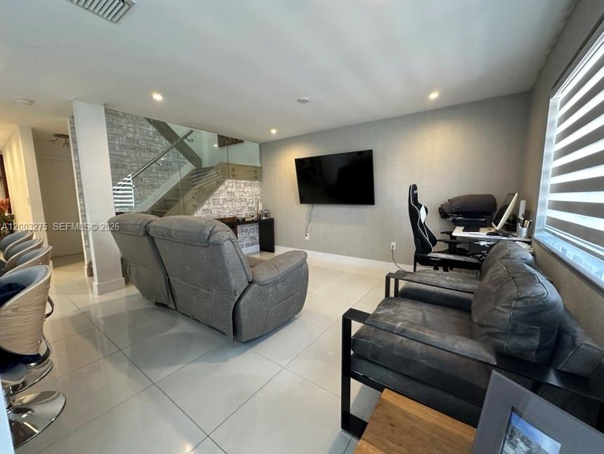 DORAL LANDINGS TOWNHOMES - Residential