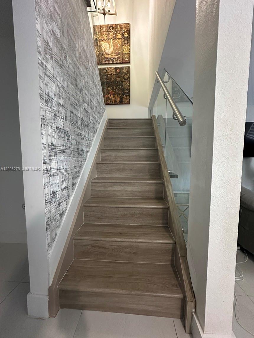 DORAL LANDINGS TOWNHOMES - Residential