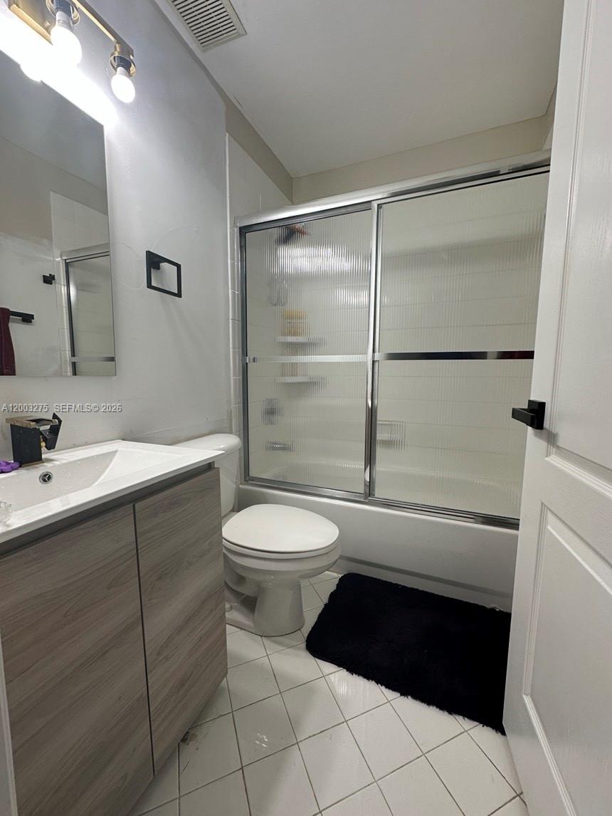 DORAL LANDINGS TOWNHOMES - Residential