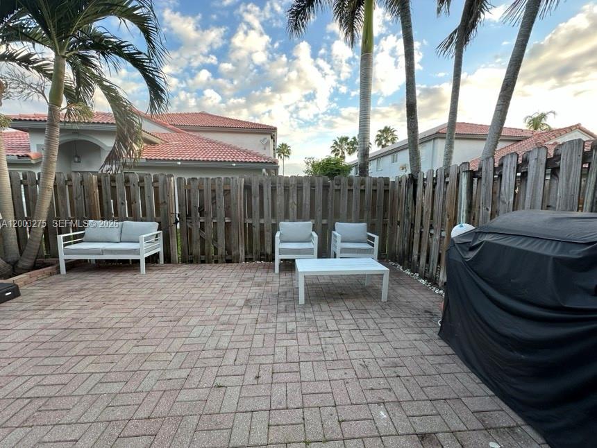 DORAL LANDINGS TOWNHOMES - Residential