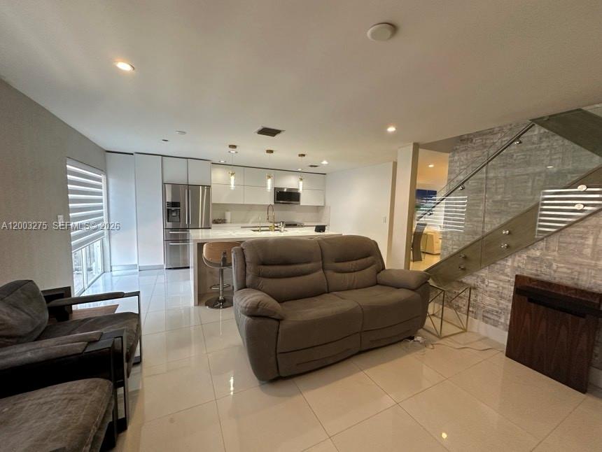 DORAL LANDINGS TOWNHOMES - Residential