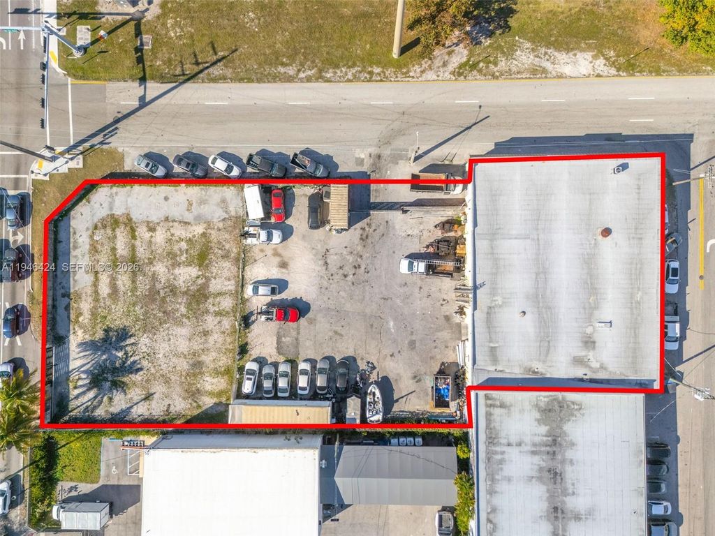 Photo of 921 N 21st Ave, Hollywood, FL 33020 (MLS # A11946424)