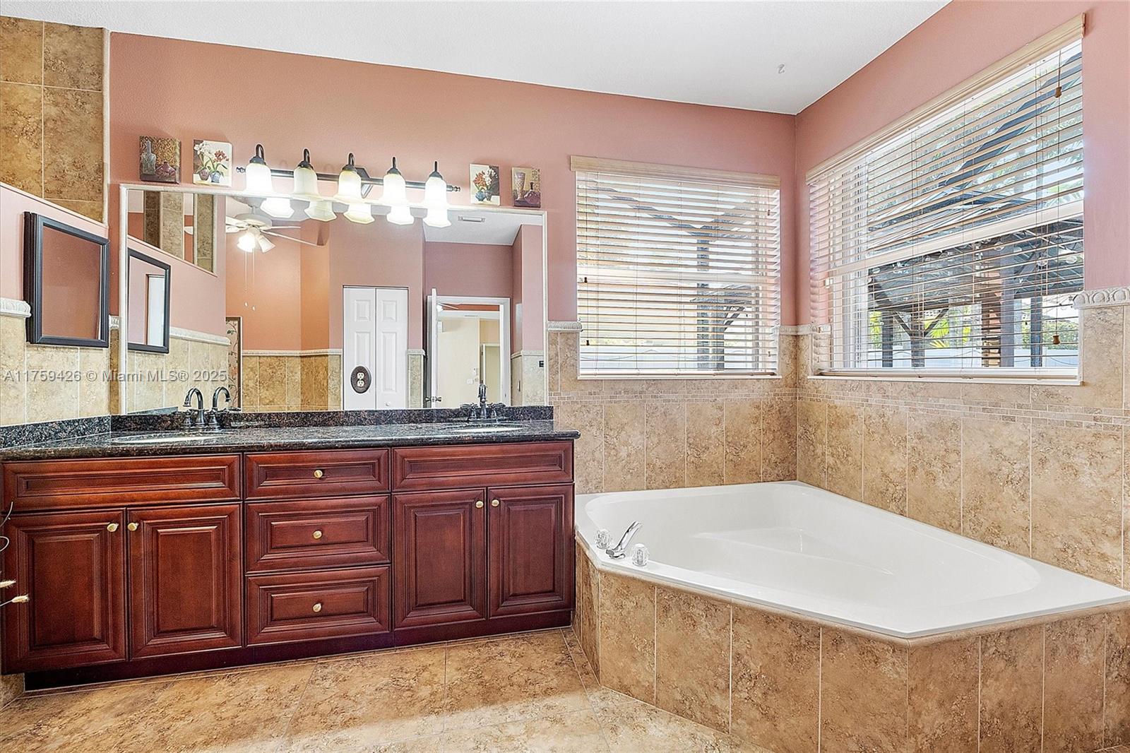 CORAL CREEK - Residential