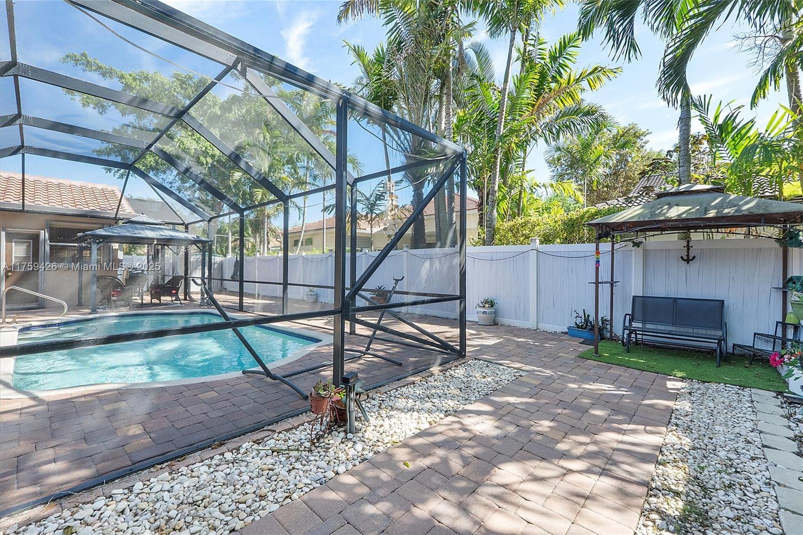 CORAL CREEK - Residential
