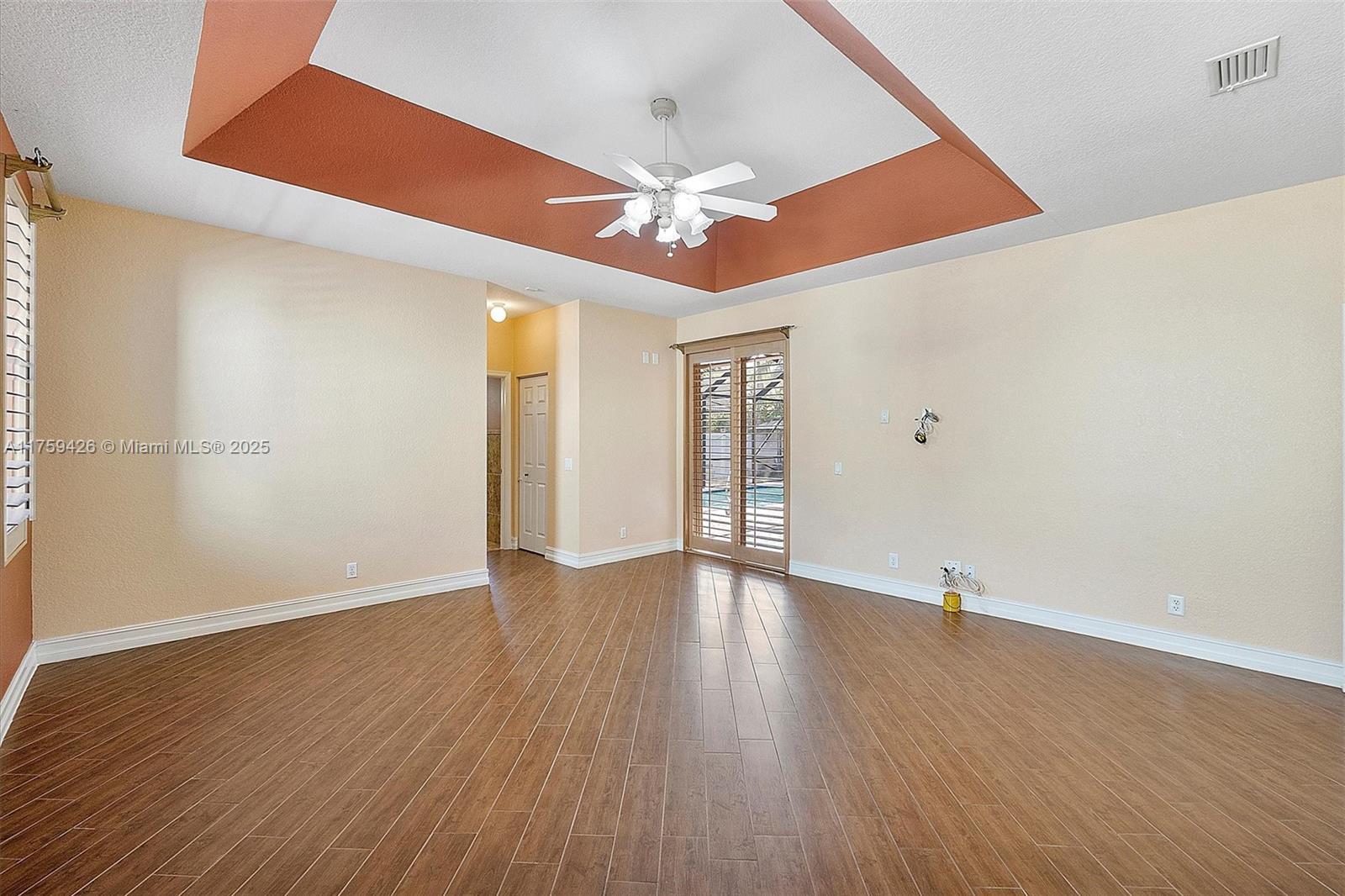CORAL CREEK - Residential