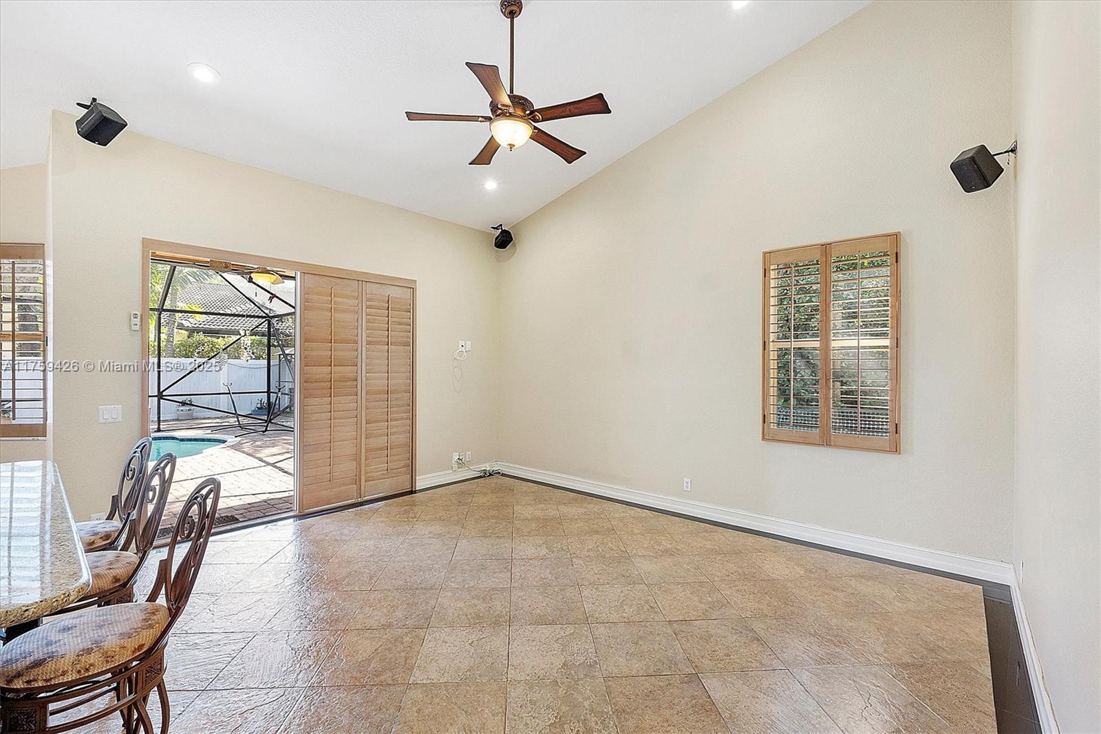 CORAL CREEK - Residential