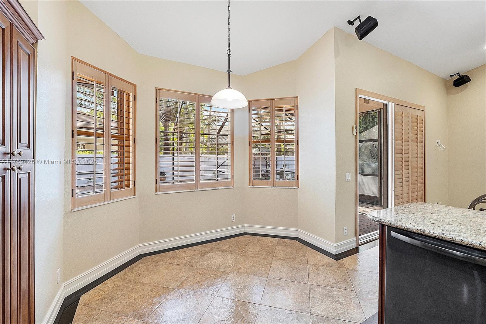 CORAL CREEK - Residential