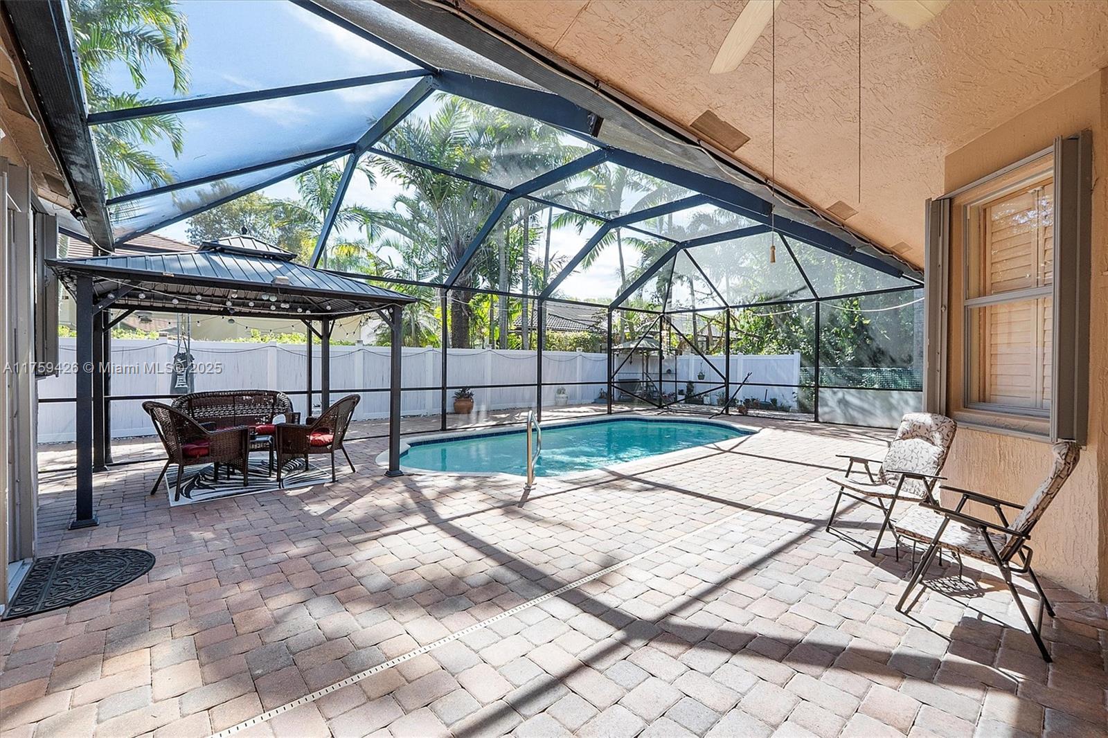 CORAL CREEK - Residential
