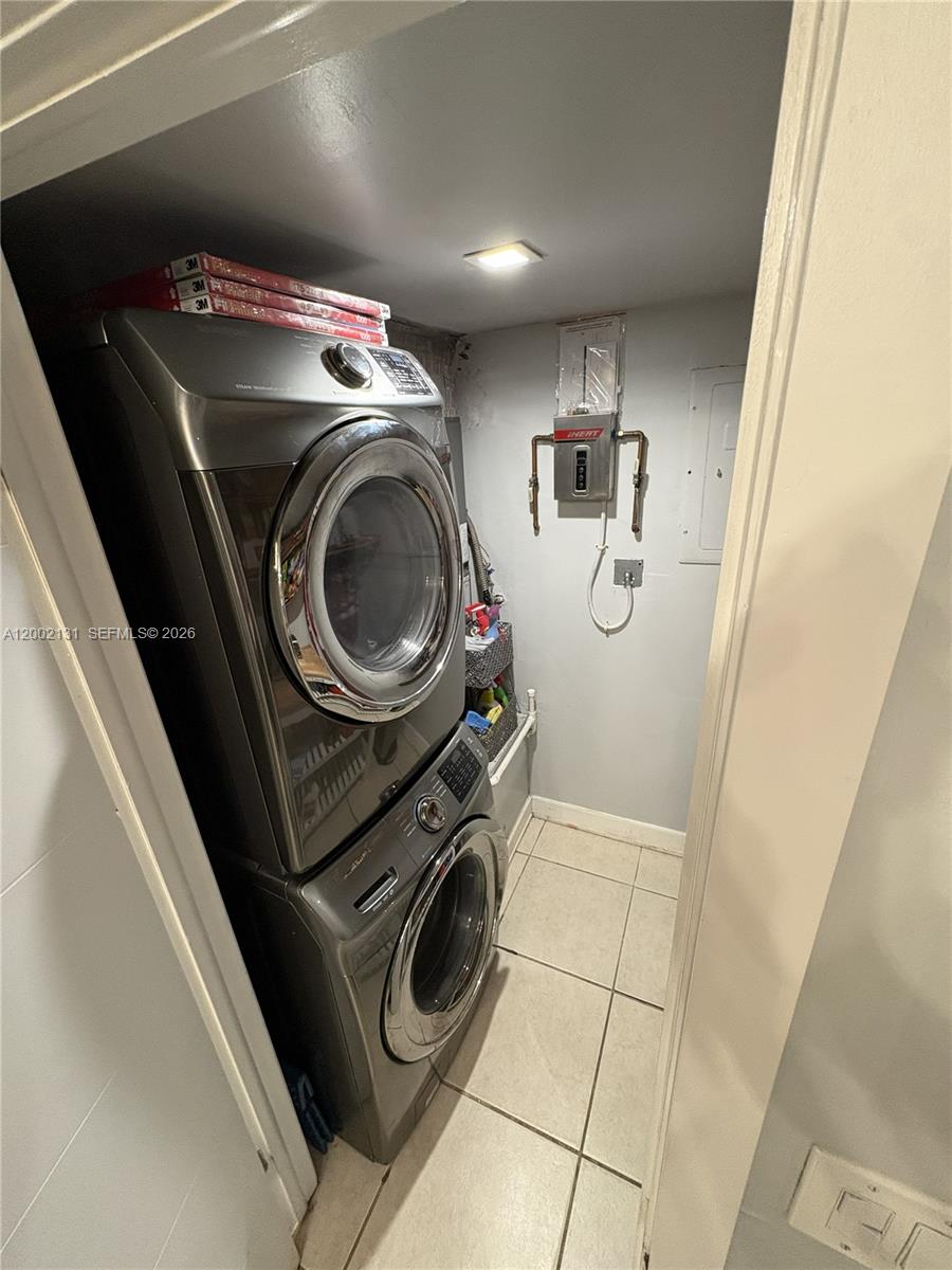 SPANISH VILLAS CONDO - Residential