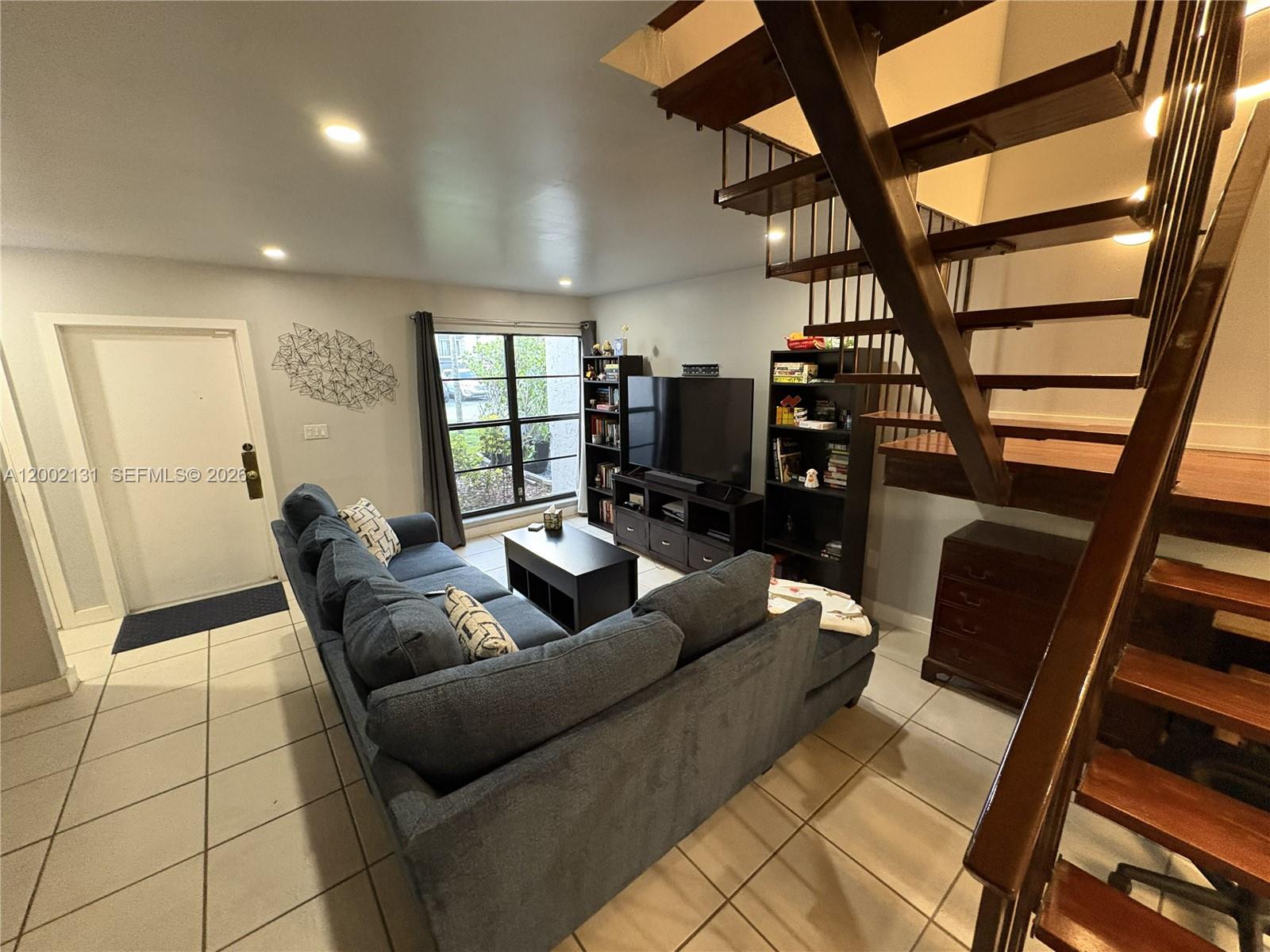 SPANISH VILLAS CONDO - Residential