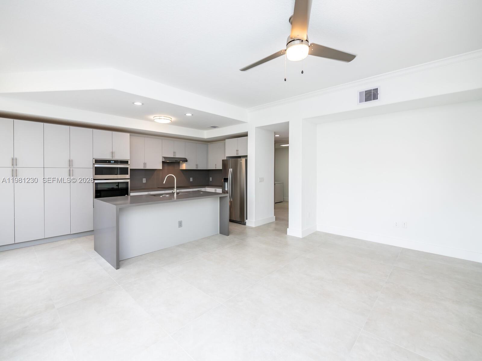 AVENTURA LAKES PHASE 1 - Residential Lease