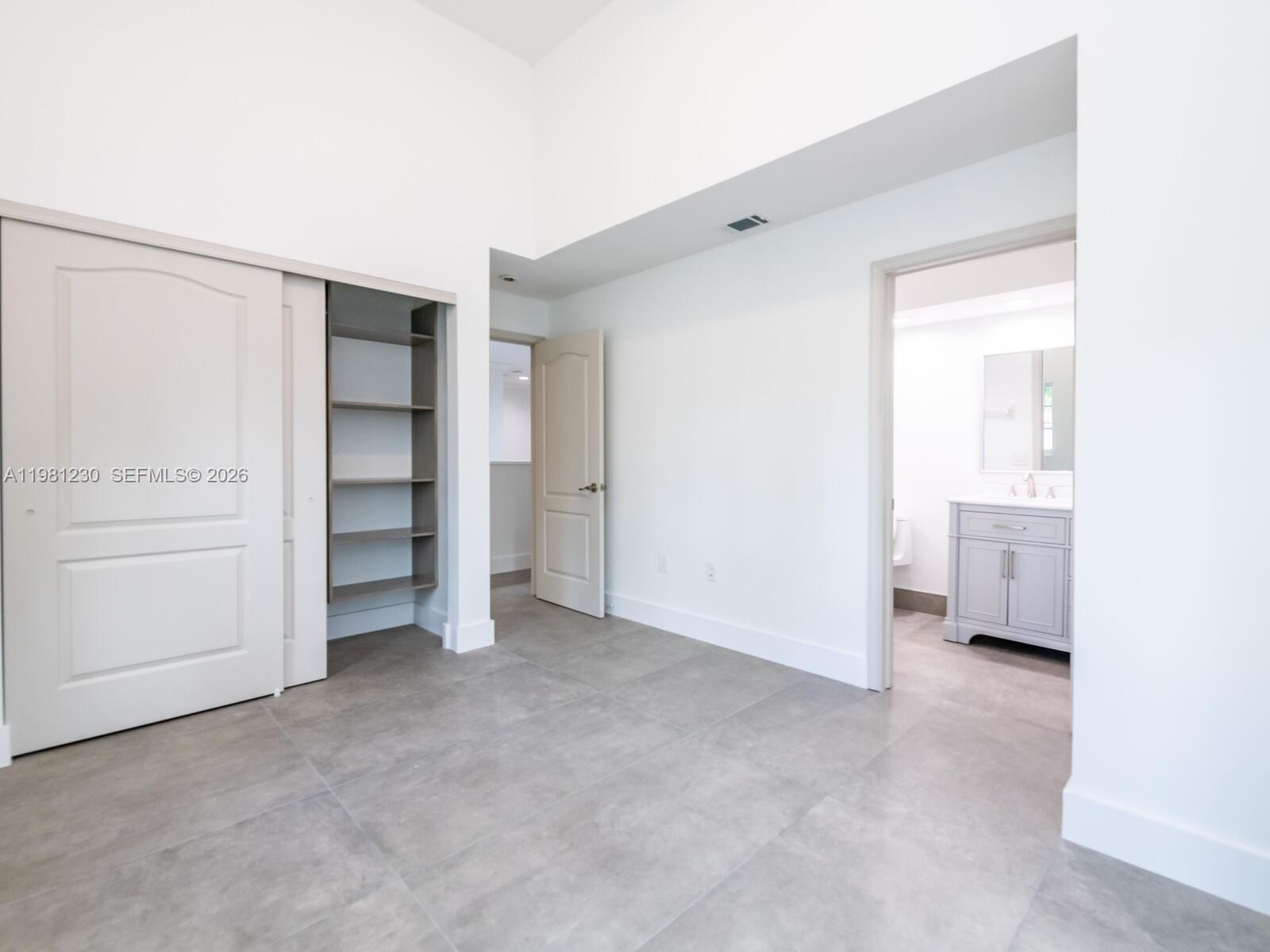 AVENTURA LAKES PHASE 1 - Residential Lease